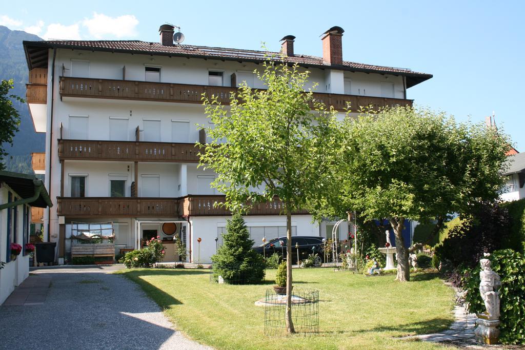 Hotel Garni Almenrausch Und Edelweiss Garmisch-Partenkirchen Exterior photo
