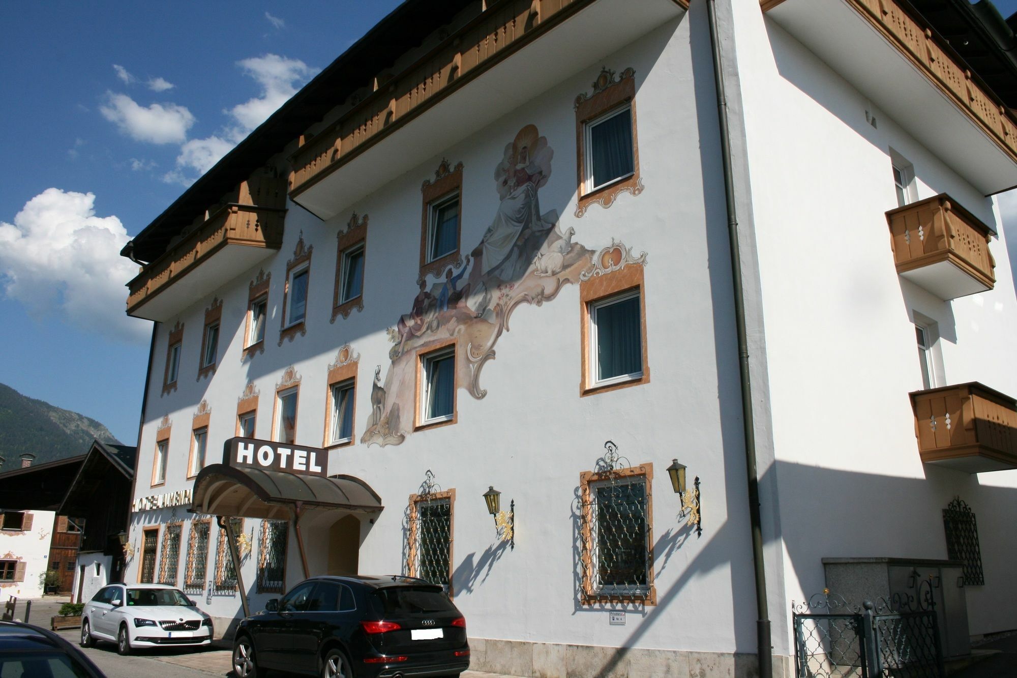 Hotel Garni Almenrausch Und Edelweiss Garmisch-Partenkirchen Exterior photo