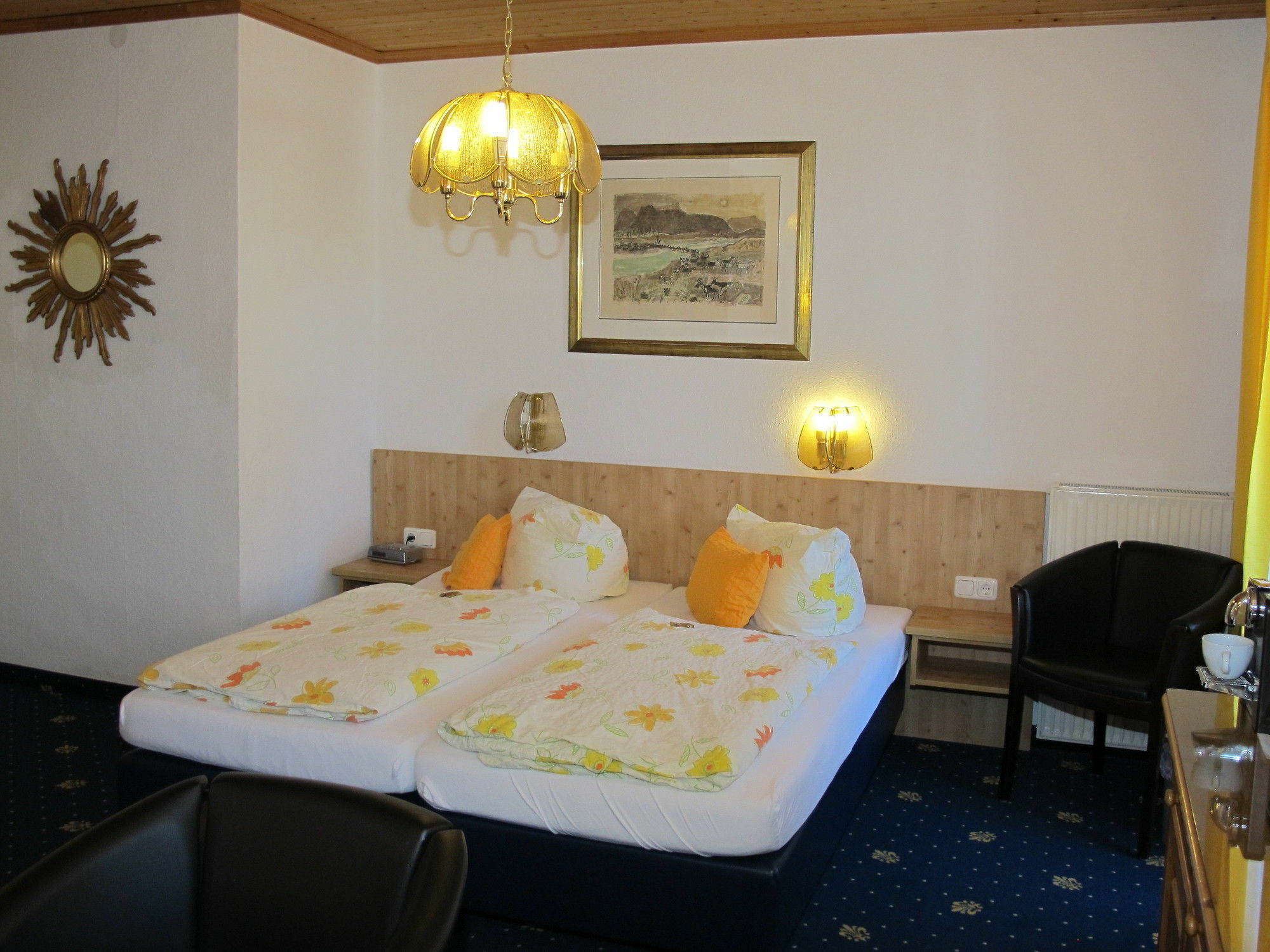 Hotel Garni Almenrausch Und Edelweiss Garmisch-Partenkirchen Exterior photo
